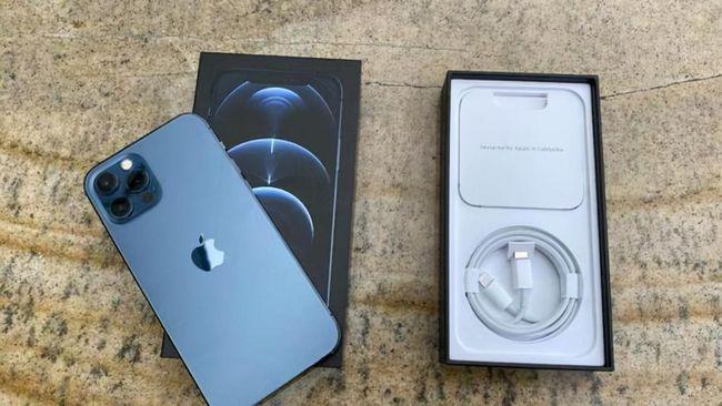 其耳机是另行包装的,并不在iphone13的包装盒内