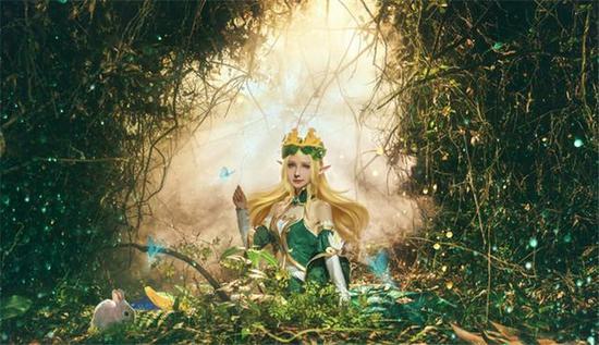 王昭君精灵公主cos 混血五官金发碧眼