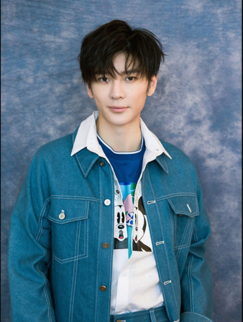 演员,歌手王嘉明星杂志植入_王嘉综艺植入_王嘉翻包翻箱-花捧网