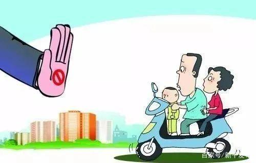 曝光台电动车超员三轮车违法载人看看有你认识的吗