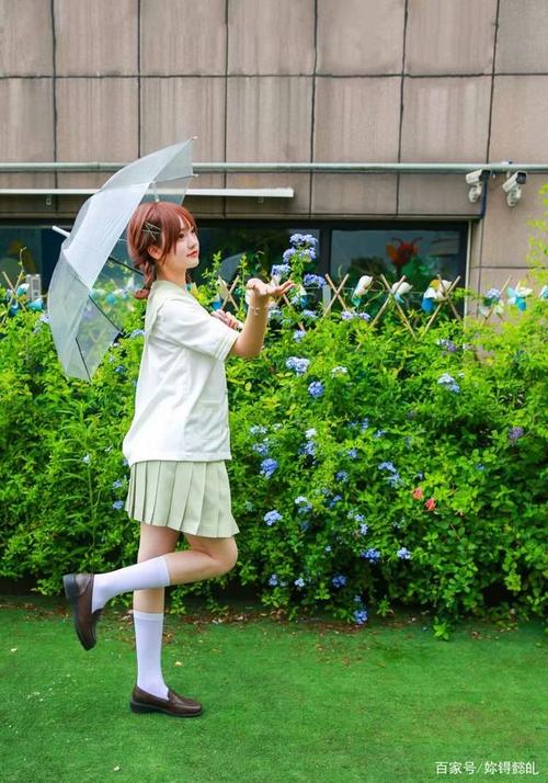 可爱清纯麻花辫少女户外公园写真图片盛宴