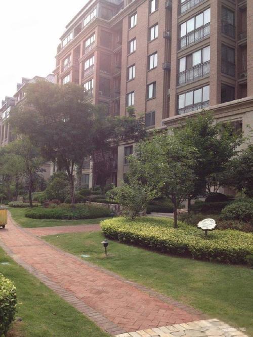 6楼挑空复式纯毛坯满五双车位,普罗旺世龙之梦东苑二手房,820万,4室2