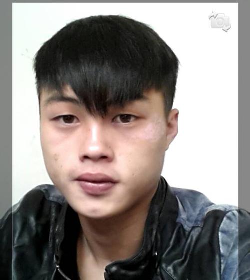 追问 那样有点奇葩 追答 你的身材魁梧那样有的性格  双子高射炮团长