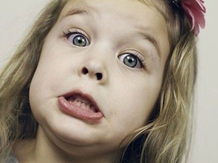 孩子突发抽动 做鬼脸?家长勿忽视!可能患了多发性抽动症