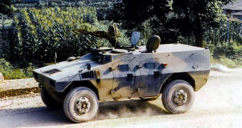 中国ql550轻型轮式装甲车(兵器知识)