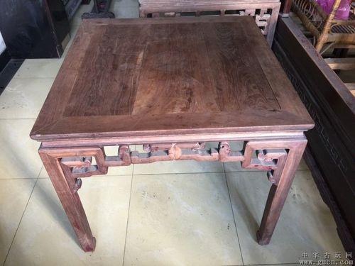 首页 集市捡漏 古典家具 苏北特色三拼板全美品柞榛八仙桌.品如图.
