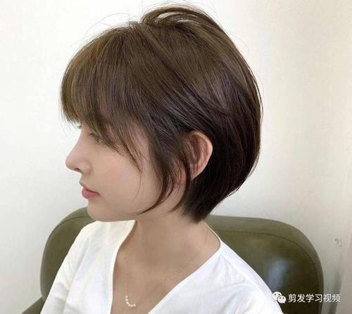 现在这30款短发最减龄!