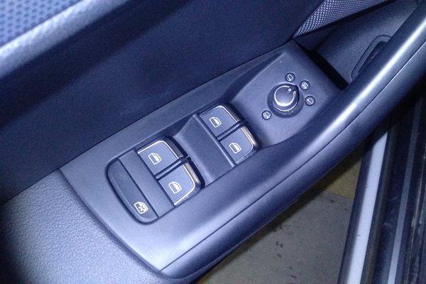 佛山二手奥迪q3 2017款 35 tfsi quattro 全时四驱风尚型