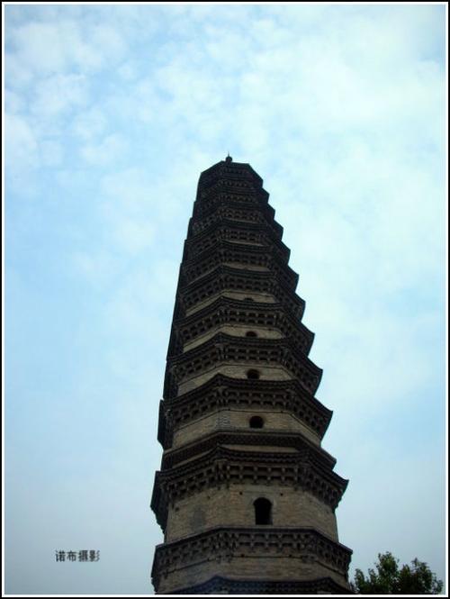 山东汶上县宝相寺太子玲珑塔的佛光作者诺布