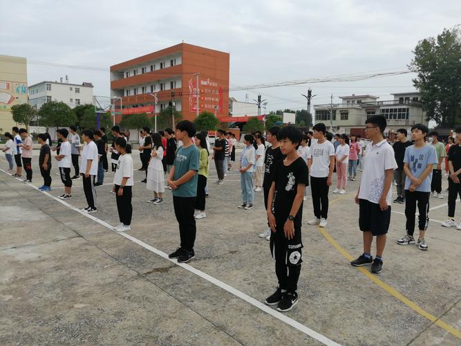 沙河一中毕业季"全力以赴 决战中考"升旗仪式
