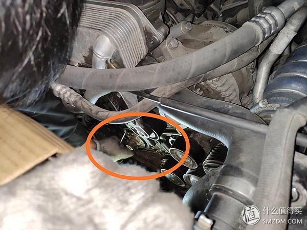 15万公里的宝马x5,行驶时皮带突然断裂,经检查渗油比较严重