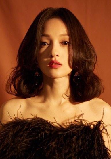 2004年,被誉为"亚洲新声音"的张韶涵推出首张个人专辑《over the