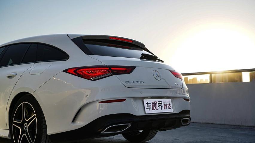 对性感毫无抵抗力试驾奔驰cla260猎跑车