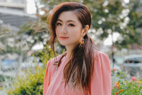 69 首页 69 热门新闻 69 查看内容 2010年10月22日下午,selina