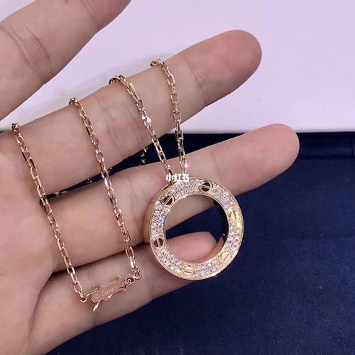 卡地亚满钻大饼项链_卡地亚怎么样_项链_18k玫瑰金_镶钻_卡地亚大饼