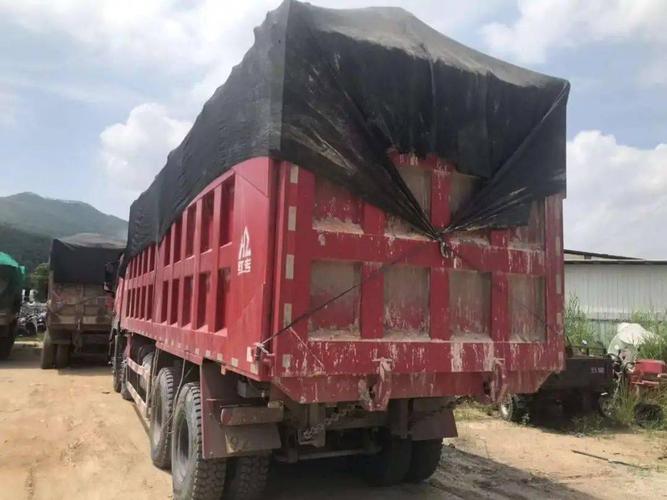 这3辆"百吨王"落网.