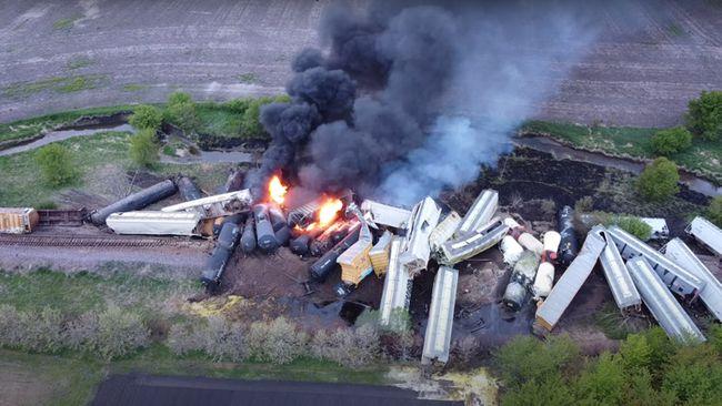 毒烟弥漫,24小时内2起重大事故,美网友:请收起对中国的优越感