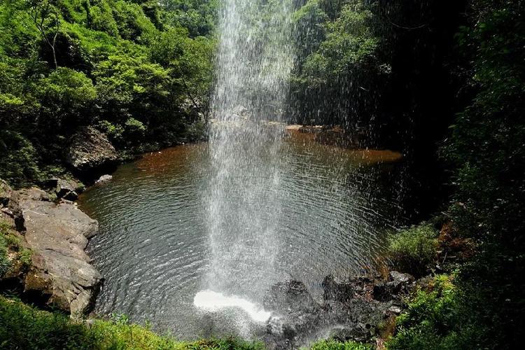 图说琼海:石壁南牛岭瀑布