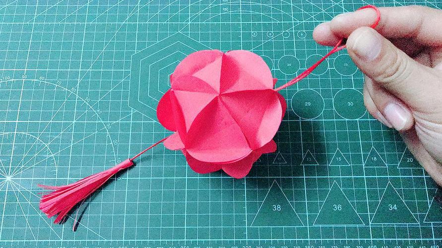 新年灯笼组合折纸,做法简单易学,适合做小朋友的手工作业