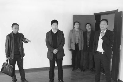  近日,区委书记段昌林,区委常委,常务副区长,宣传部长张云飞一行