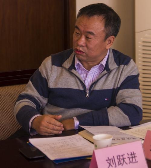 今天,小微邀请了我校刘跃进,李文良和杨建英三位教授,以国家安全