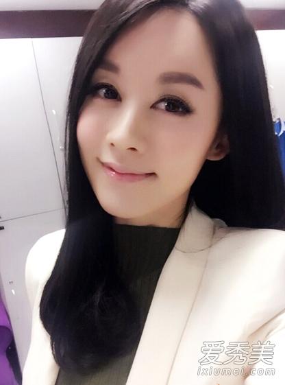 央视5体育女主播李蕊走红 生活私照清纯靓丽