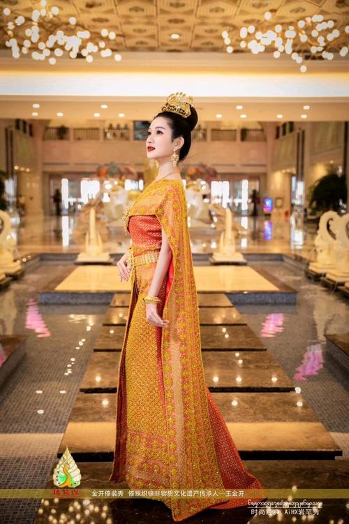 礼服女士结婚订婚婚纱摄影傣族泰式露肩肩带披肩礼服