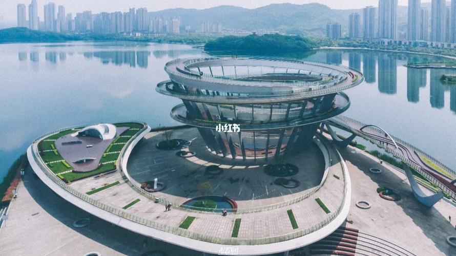 长沙92| 梅溪湖西岸的城市岛双螺旋观景台