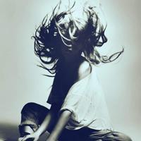 孤独冷漠只剩余温_苦涩寂寞的欧美伤感女生头像