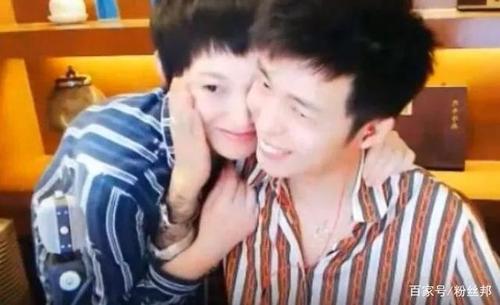 王冕老婆罕见出镜秀恩爱,儿子有音乐细胞,要让他做"播