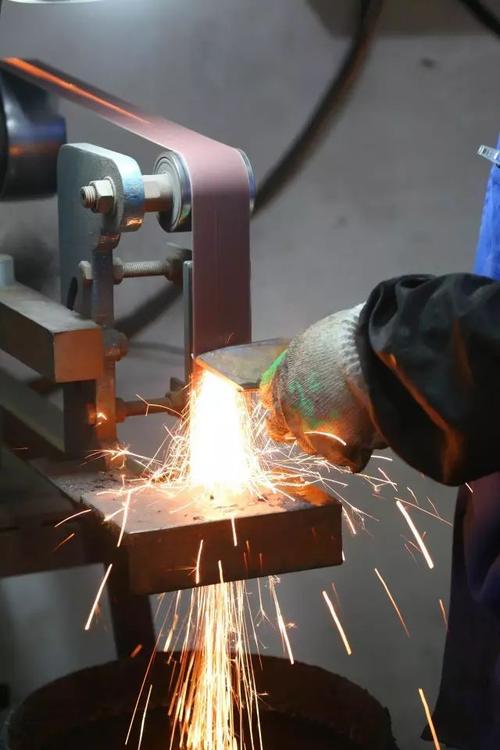 10,没有砂带机,角磨机的话,也可以用这几样凑合,就是多费会儿功夫.