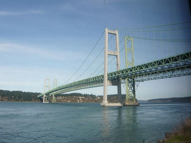 塔科马海峡吊桥