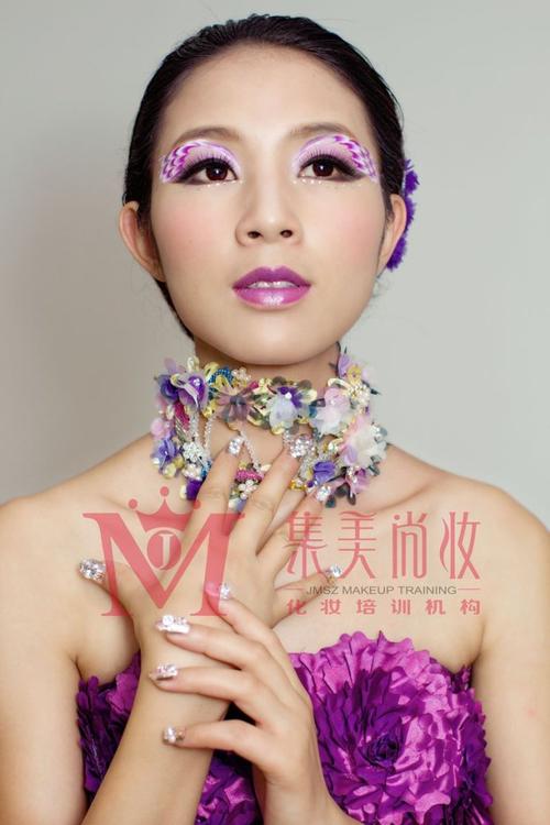 佛山学化妆学美甲h彩妆教学h新娘跟妆h化妆培训h学化妆彩妆美甲集美尚