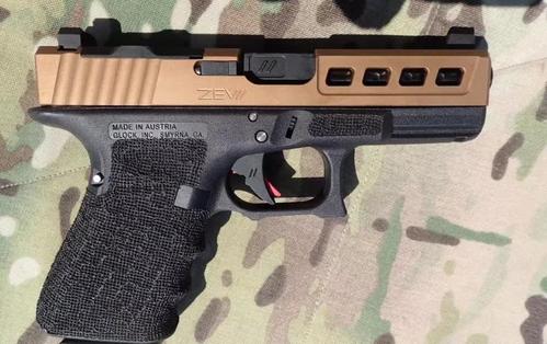 魔改之后的格洛克19手枪近乎艺术品不过仍有瑕疵