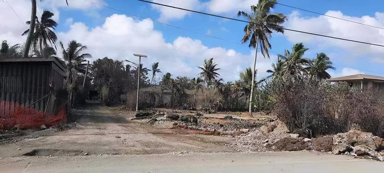 汤加当地华人谈灾情喝不上饮用水不戴口罩上街感觉满嘴都是火山灰