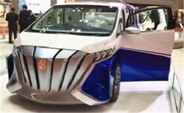 丰田也出敞篷车还是埃尔法敞篷全车双拼色回头率5颗星