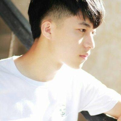 2019最新版阳光唯美帅气男生头像 最能撩妹的帅气男生头像