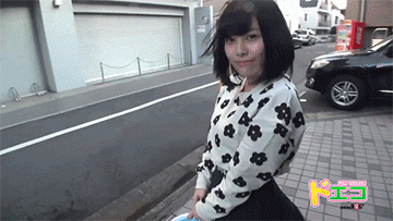 gif搞笑趣图独自坐在车里的我就像是一个失败者