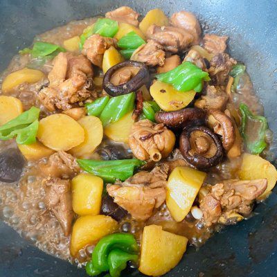 餐厅必点的土豆烧鸡块,在家也能做