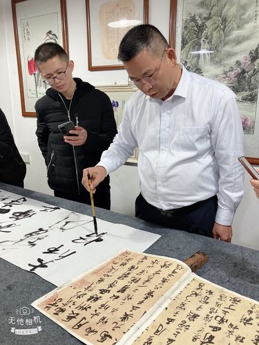 国字书法名家李太亮莅临素心园指导师兄妹们创作与
