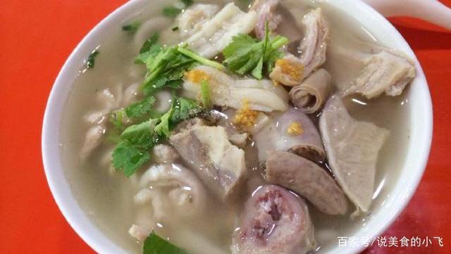 猪杂"八刀汤"香浓诱人满屋都是香味让人咽口水
