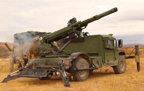 这次换美国模仿中国美国研制105毫米卡车炮性能落后我们太多