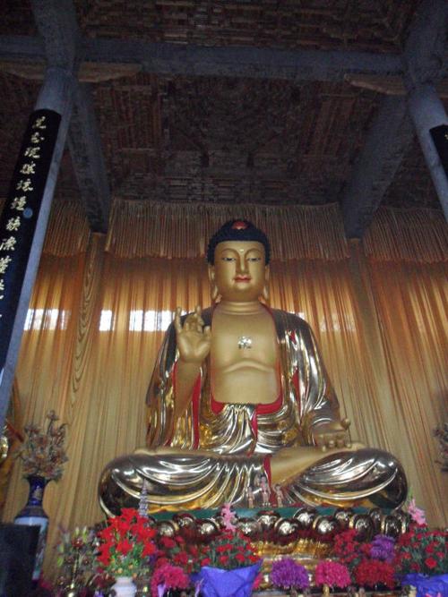 平阳水头宝莲寺佛像,法相庄严
