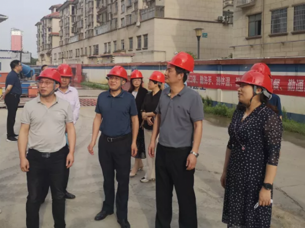 湖口县委副书记,县长江训开深入湖口县中医医院调研