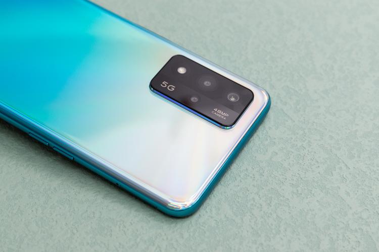 oppo a93s图赏:高颜值轻薄机身 长续航加持