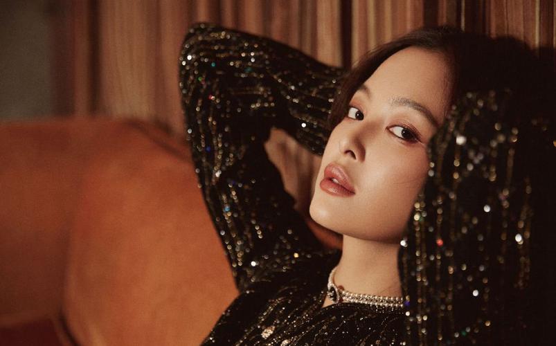 大陆 女 辛芷蕾 > 辛芷蕾性感a飒写真图片(1/6) 返回首页 电脑壁纸