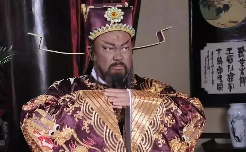 古代只有天子可以穿龙袍,包拯是什么身份,为何也能穿龙袍审案