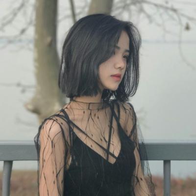 短发侧脸时尚头像女生头像