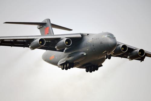 胖妞?运20?是你吗?你怎么成这样了?我都不敢认了