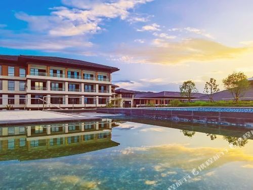 仙居登云大健康温泉度假酒店位于台州市仙居县白塔镇栖霞山居东南边